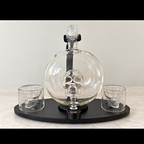 Glass skull whiskey decanter - skull,